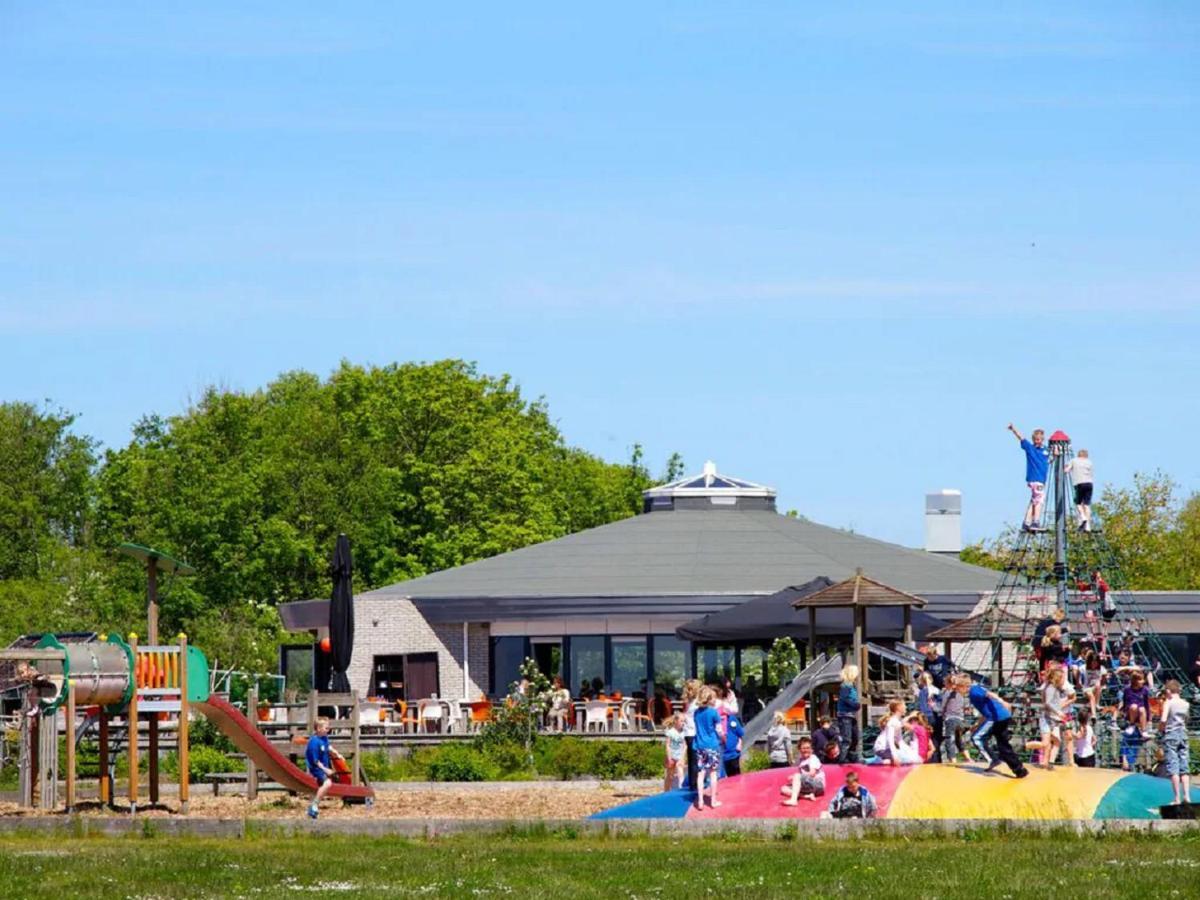 Chalet Op Camping Lauwersoog Met 3 Slaapkamers En Vaatwasser - Joycasa Exterior foto